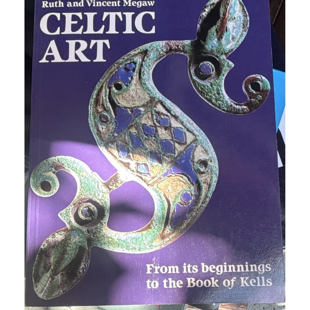 Thames and Hudson Celtic Art Ruth & Vincent Megaw Hardcover Illustrated ISBN
